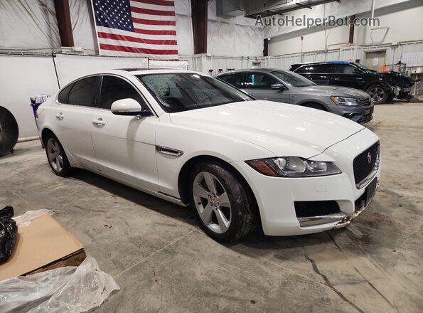 SAJBS4FX3JCY70924 2018 JAGUAR XF White 