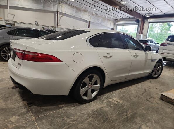 SAJBS4FX3JCY70924 2018 JAGUAR XF White 