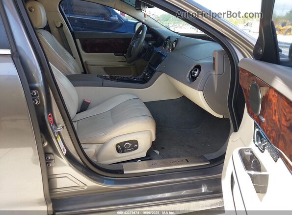 SAJWA1C76G8W02422 2016 JAGUAR XJ Gray Widok wnętrza z przodu