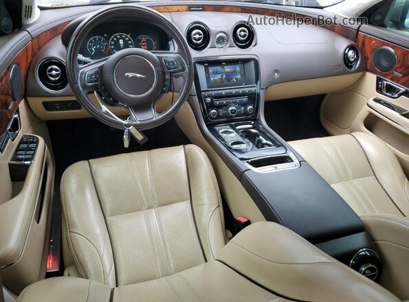 SAJWA1C77G8V92676 2016 JAGUAR XJ Gray Vista del salpicadero