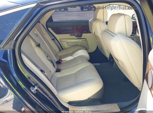 SAJWJ2GD0J8W16846 2018 JAGUAR XJ Blue Widok naklejki z numerem VIN