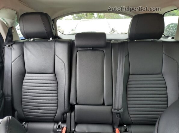 SALCJ2FX6MH888201 2021 LAND ROVER DISCOVERY Red Widok tylnych siedzeń
