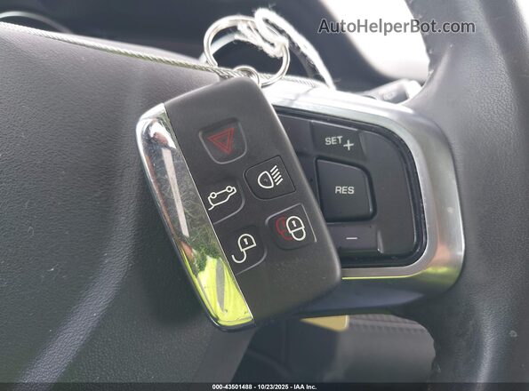 SALCP2RX1JH777576 2018 LAND ROVER DISCOVERY SPORT White Dashboard view