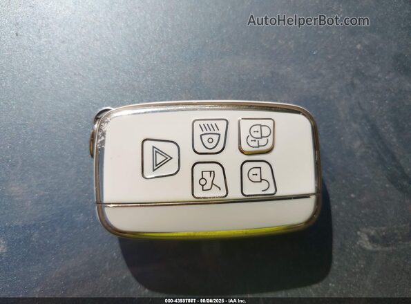 SALCR2FX7KH791840 2019 LAND ROVER DISCOVERY SPORT Серебряный Вид панели приборов