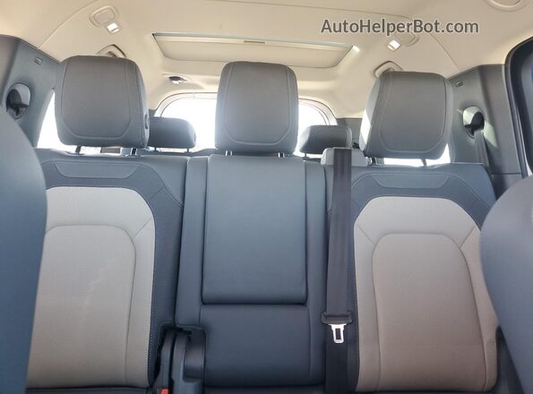 SALE2FEU3R2260014 2024 LAND ROVER DEFENDER White Widok tylnych siedzeń