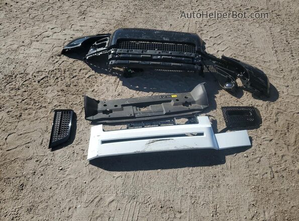 SALE2FEU3R2260014 2024 LAND ROVER DEFENDER White Widok naklejki z numerem VIN