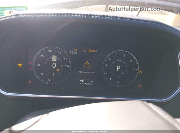 SALGS2FV4HA360460 2017 LAND ROVER RANGE ROVER Silver Widok tylnych siedzeń