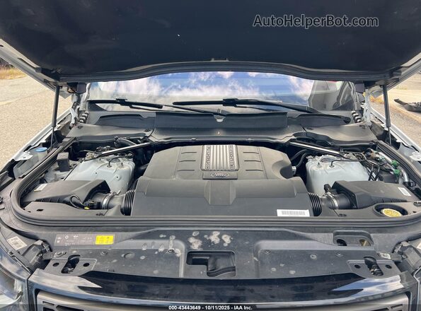 SALRG2RV8JA070279 2018 LAND ROVER DISCOVERY White Rear view