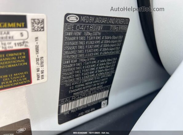 SALRG2RV8JA070279 2018 LAND ROVER DISCOVERY White Engine compartment view