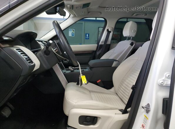 SALRJ2EX3P2465577 2023 LAND ROVER DISCOVERY White Front interior view