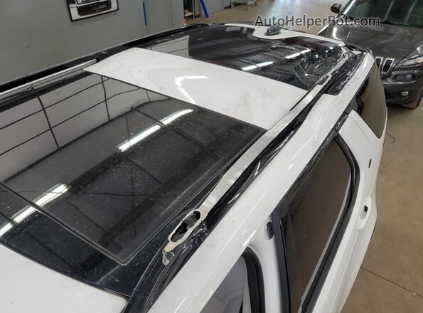 SALRJ2EX3P2465577 2023 LAND ROVER DISCOVERY White VIN sticker view
