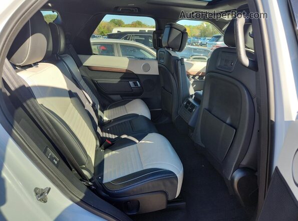 SALRM4RU0M2452591 2021 LAND ROVER DISCOVERY White Widok tylnych siedzeń