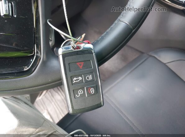 SALYL2EX1SA800632 2025 LAND ROVER RANGE ROVER VELAR White Առջևի վահանակի տեսք