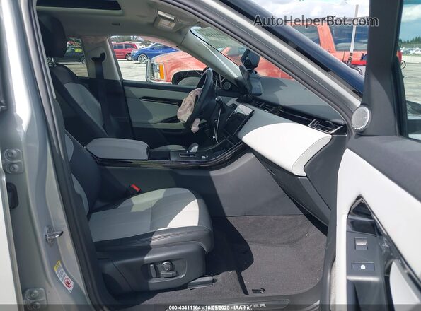 SALZL2FX7RH233668 2024 LAND ROVER RANGE ROVER EVOQUE Silver წინა სალონის ხედი