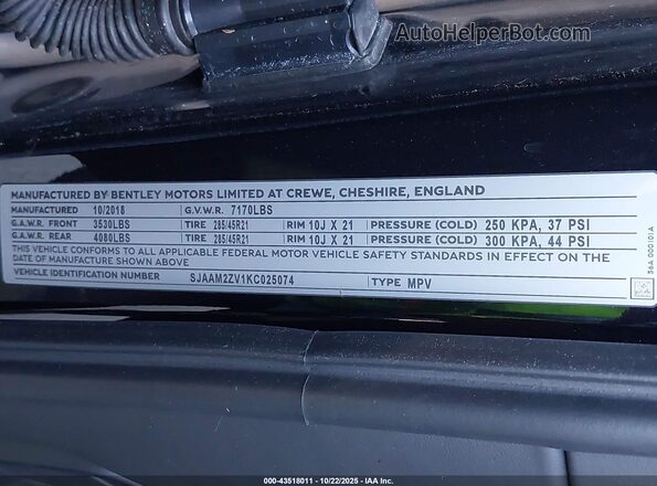 SJAAM2ZV1KC025074 2019 BENTLEY BENTAYGA Black Widok komory silnika