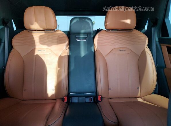 SJAHT2ZV3RC025136 2024 BENTLEY BENTAYGA Gray Rear seats view