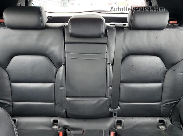 SJKCH5CP4JA055913 2018 INFINITI QX30 Silver 