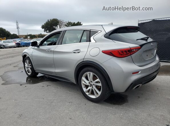 SJKCH5CP4JA055913 2018 INFINITI QX30 Silver 