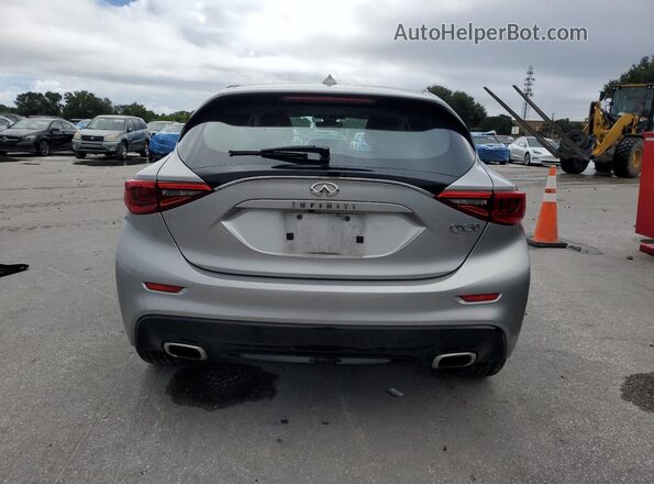 SJKCH5CP4JA055913 2018 INFINITI QX30 Silver 