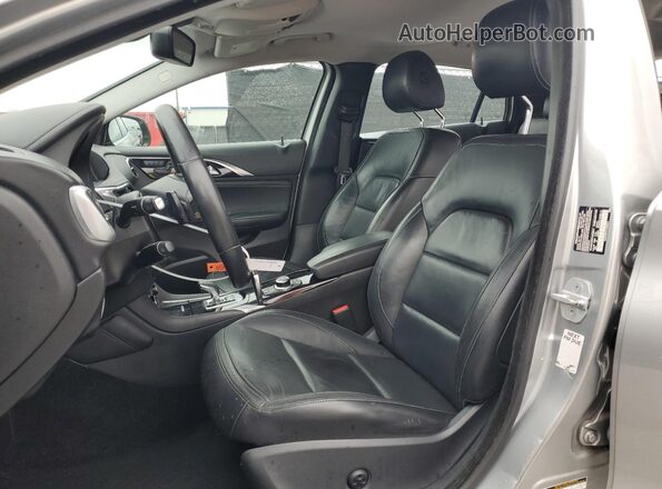 SJKCH5CP4JA055913 2018 INFINITI QX30 Silver 