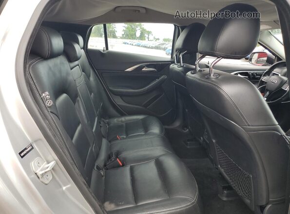 SJKCH5CP4JA055913 2018 INFINITI QX30 Silver 