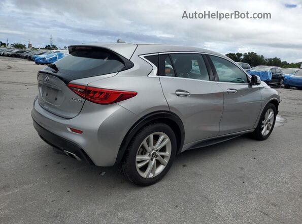 SJKCH5CP4JA055913 2018 INFINITI QX30 Silver 
