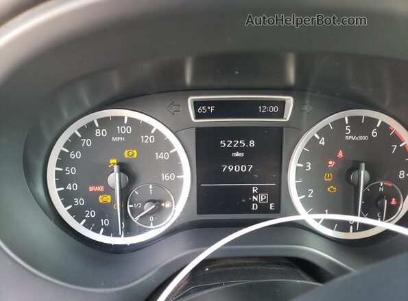 SJKCH5CPXJA057522 2018 INFINITI QX30 Silver 