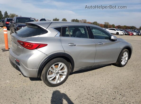 SJKCH5CPXJA057522 2018 INFINITI QX30 Silver 
