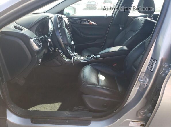 SJKCH5CPXJA057522 2018 INFINITI QX30 Silver 