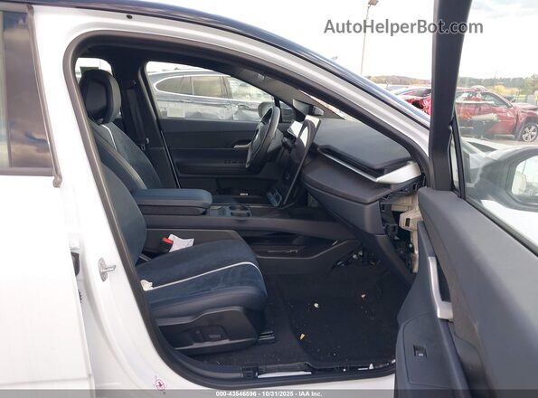 VCF1ZBU29PG004566 2023 FISKER OCEAN White Front interior view