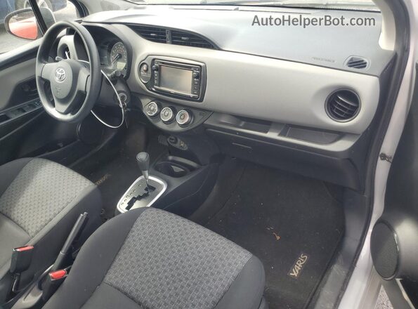 VNKKTUD35GA063442 2016 TOYOTA YARIS Silver Вид панелі приладів