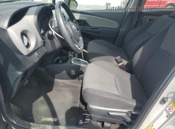 VNKKTUD35GA063442 2016 TOYOTA YARIS Silver Вид салону спереду