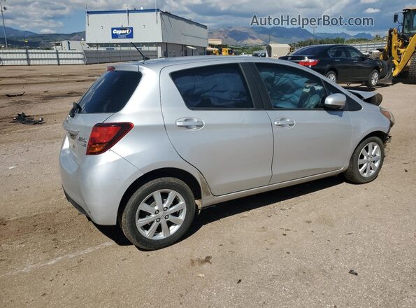 VNKKTUD38GA066643 2016 TOYOTA YARIS Серебряный Задняя правая четверть