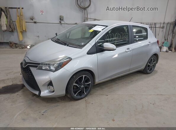 VNKKTUD39GA064044 2016 TOYOTA YARIS Silver წინა მარცხენა ხედი სამი მეოთხედიდან