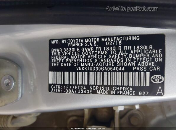 VNKKTUD39GA064044 2016 TOYOTA YARIS Silver ძრავის განყოფილების ხედი