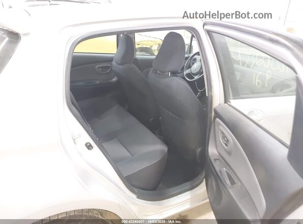VNKKTUD39GA064044 2016 TOYOTA YARIS Silver VIN კოდის სტიკერის ხედი