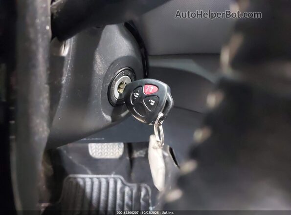VNKKTUD39GA064044 2016 TOYOTA YARIS Silver წინა პანელის ხედი