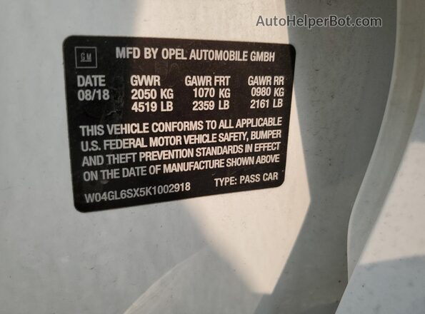 W04GL6SX5K1002918 2019 BUICK REGAL White Engine compartment view