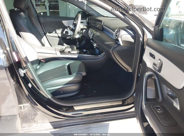 W1K3G4EB0MJ292149 2021 MERCEDES-BENZ A 220 Black Widok wnętrza z przodu