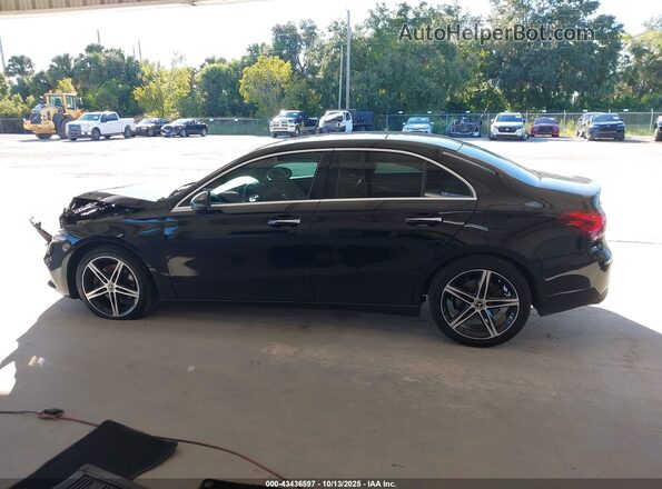W1K3G4EB0MJ292149 2021 MERCEDES-BENZ A 220 Black Widok wnętrza 360 stopni