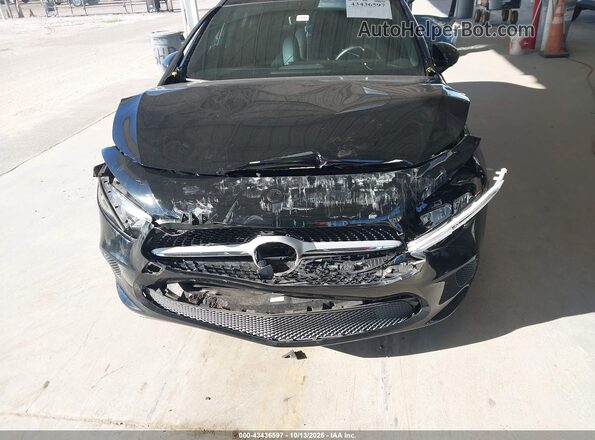 W1K3G4EB0MJ292149 2021 MERCEDES-BENZ A 220 Black Widok z przodu