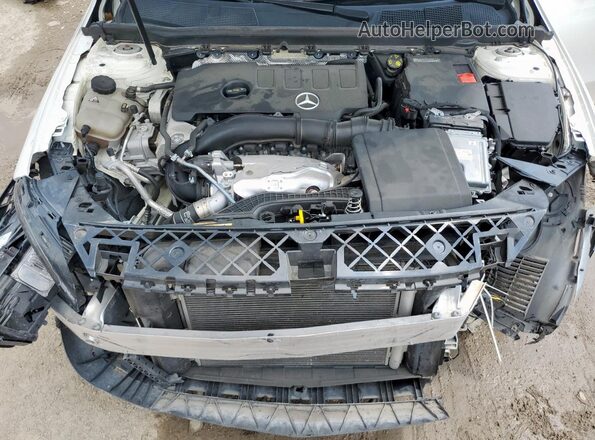 W1K3G4EB2MJ283856 2021 MERCEDES-BENZ A White Widok wnętrza z tyłu