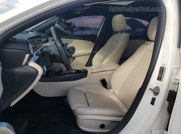W1K3G4EB6MJ288266 2021 MERCEDES-BENZ A White Vista del salpicadero