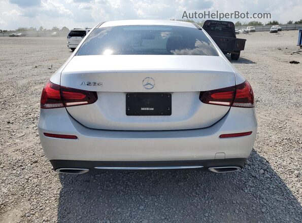 W1K3G4EB7NJ338402 2022 MERCEDES-BENZ A Silver Widok z tyłu