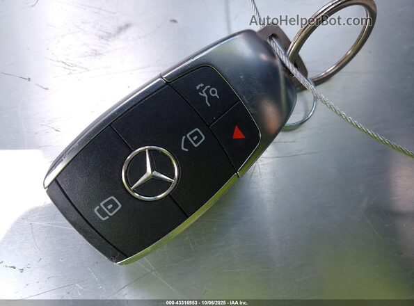 W1K3G4EB9LJ224916 2020 MERCEDES-BENZ A 220 White Widok deski rozdzielczej