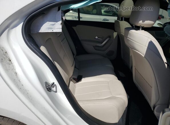 W1K3G4EB9MJ296247 2021 MERCEDES-BENZ A White Vista de los asientos traseros