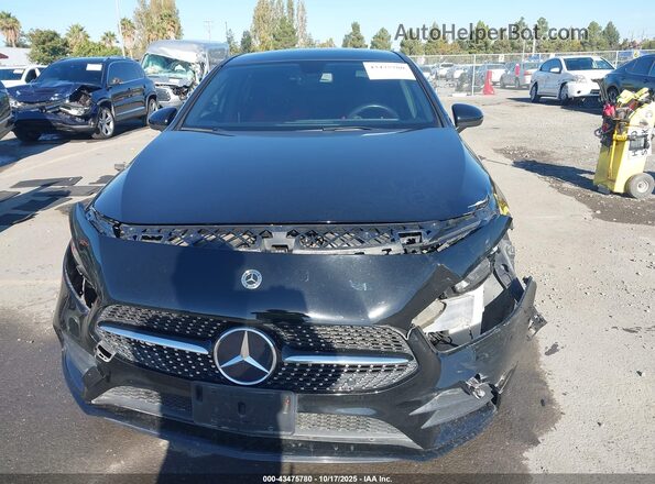 W1K3G4EB9MJ299469 2021 MERCEDES-BENZ A 220 Black Widok zestawu wskaźników