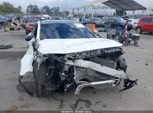 W1K5J5EB2SN512073 2025 MERCEDES-BENZ AMG CLA 45 White Widok z przodu