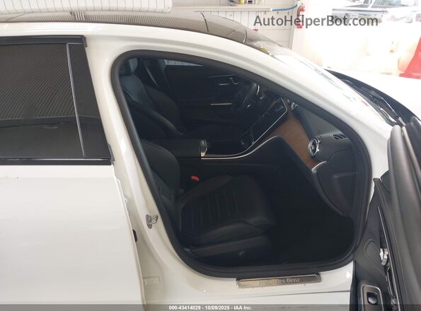W1KAF4GB2PR071486 2023 MERCEDES-BENZ C-CLASS White Vista interior delantera