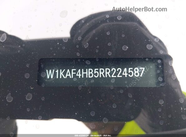 W1KAF4HB5RR224587 2024 MERCEDES-BENZ C-CLASS Белый 